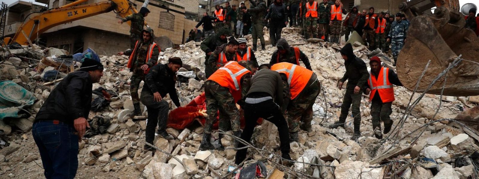 Death toll crosses 2,400 as sun sets on scenes of devastation in Türkiye and Syria